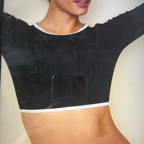 Solid and Striped Nola Ribbed Rashguard - Picture 3 of 6